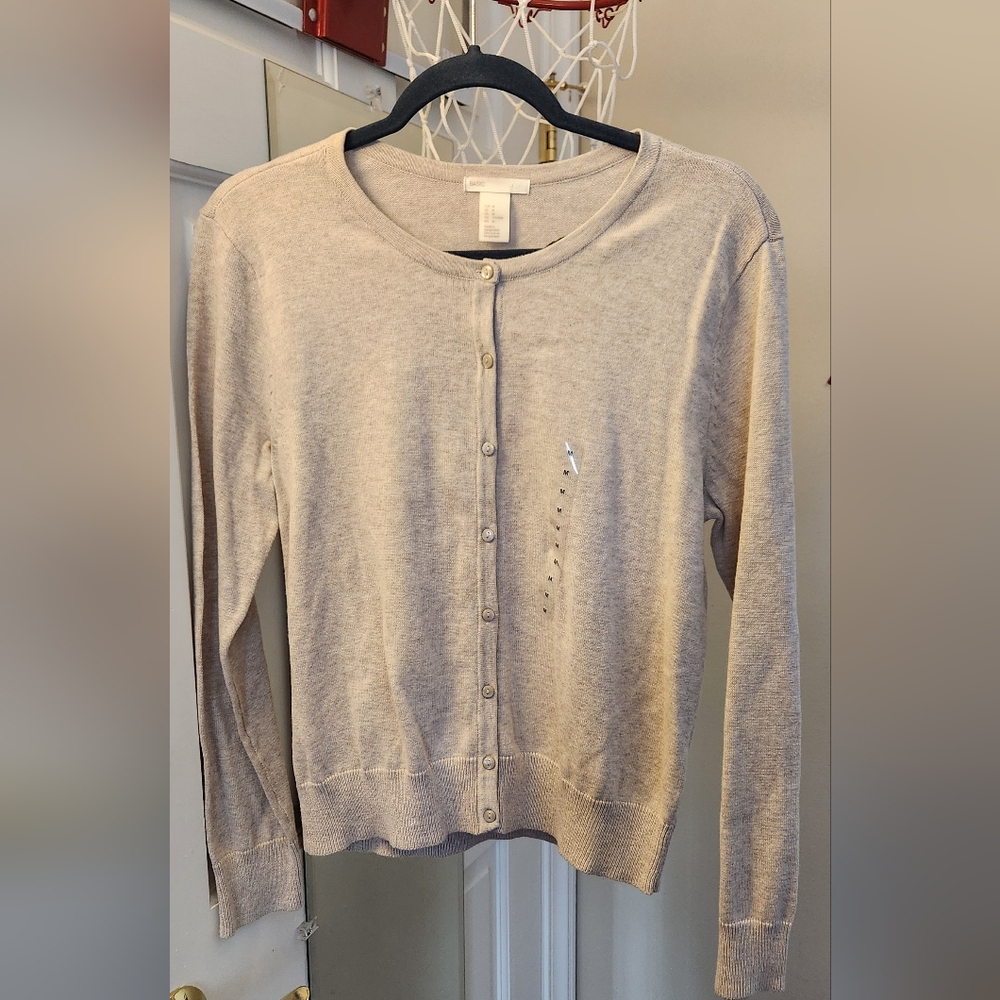 NWT Women's H&M cardigan (light) sweater size M